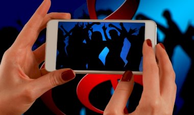 পুৰুষৰ সমানে পৰ্ণগ্ৰাফীয়ে প্ৰভাৱিত কৰে মহিলাকো