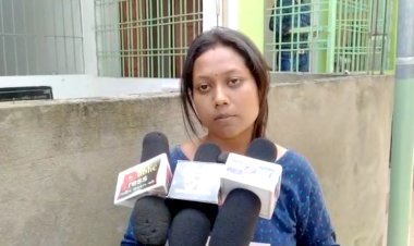 স্বামীৰ দ্বাৰা পাশৱিক নিৰ্যাতনৰ বলি হৈ ন্যায় বিচাৰি আৰক্ষীৰ দুৱাৰে দুৱাৰে ঘূৰি ফুৰিছে এগৰাকী বোৱাৰী। আৰক্ষীৰ ভুমিকা নীৰৱ ।