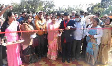 বোকাখাতত শ্বহীদ কমলা মিৰি, শ্বহীদ বিজু বাউৰী, শিল্পী আইদেউ সন্দিকৈ ,বীৰাংগনা সতী সাধনী আৰু সতী ৰাধিকাৰ প্ৰতিমুৰ্ত্তি উন্মোচন  :