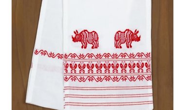 অসমী ব্ৰেণ্ডত কাজিৰঙাৰ পানবাৰী গাওঁৰ শিপিনীৰ হাতে বোৱা কাপোৰ : অন লাইন ব্যৱসায় প্ৰতিষ্ঠানৰ তালিকা ভুক্তিৰে আন্তৰাষ্ট্ৰীয় বিপনন :