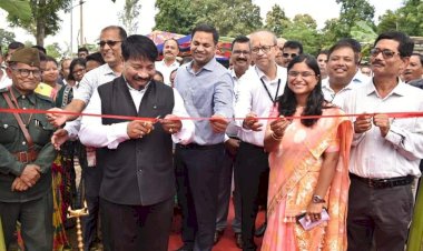 বোকাখাতৰ পানবাৰীত অমৃত সৰোৱৰৰ লগতে নুমলীগড় শোধনাগাৰৰ সহযোগত নিৰ্মান হ'ব লগা সমন্বিত কৃষি প্ৰকল্পৰ শীত তাপ নিয়ন্ত্ৰিত ভঁড়ালৰ উদ্বোধন মন্ত্ৰী অতুল বৰাৰ  :