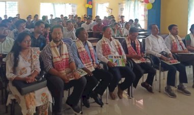 বোকাখাতৰ শৈক্ষিক ক্ষেত্ৰত নতুন ইতিহাস  : পশুপালন আৰু পশু চিকিৎসা বিজ্ঞান বিদ্যালয়ত দীক্ষান্ত সমাৰোহ :  প্ৰশিক্ষণ সামৰিলে প্ৰথম গোটৰ ৯৭ জন পশু চিকিৎসাৰ ক্ষেত্ৰ সহায়কে :