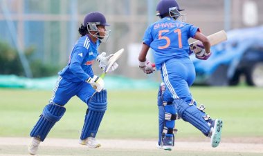 হংকংৰ খেলপথাৰত বোকাখাতৰ দুহিতা উমা ছেত্ৰীৰ অপুৰ্ব ক্ৰীড়া শৈলীৰ প্ৰদৰ্শন :   হংকংৰ বিৰুদ্ধে হোৱা খেলত ৯ উইকেটত ভাৰতীয় মহিলা ক্ৰিকেট দলৰ জয় লাভ  :