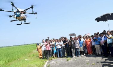 বোকাখাতত কৃষিকাৰ্যত উচ্চ প্ৰযুক্তিৰ ড্ৰোণ ব্যৱহাৰৰ প্ৰদৰ্শনী উদ্বোধন আৰু ঋণ মেলাত অংশ গ্ৰহন  কৃষি মন্ত্ৰী অতুল বৰাৰ :