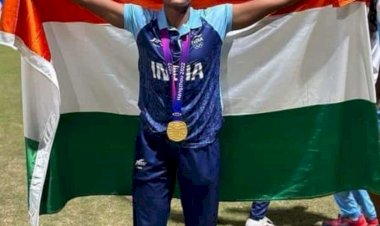 ভাৰতীয় মহিলা ক্ৰিকেট দলৰ হৈ স্বৰ্ণ জয়  বোকাখাতৰ উমা ছেত্ৰীৰ  : উৎফুল্লিত বোকাখাত : উমা ছেত্ৰীৰ লগতে স্থানীয় প্ৰশিক্ষক ৰাজা ৰহমান আৰু মেহবুব আলমকো অভিনন্দন  :