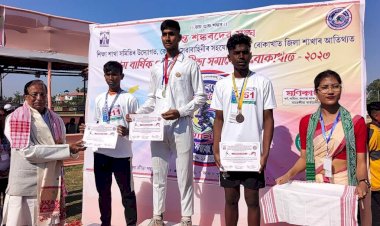 বোকাখাতত শ্ৰীমন্ত শঙ্কৰদেৱ সংঘৰ প্ৰথম বাৰ্ষিক কেন্দ্ৰীয় ক্ৰীড়া সমাৰোহৰ সামৰণি  : হাওৰাঘাটলৈ শ্ৰেষ্ঠ দলৰ খিতাপ  :