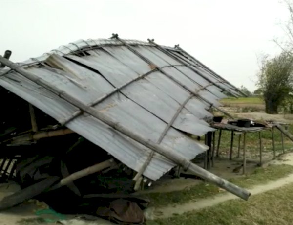 ধুমুহাত বোকাখাতৰ বহু গাওঁ ক্ষতিগ্ৰস্ত : যাতায়ত আৰু বিজুলী ব্যাহত : কাজিৰঙাৰ ৰাষ্ট্ৰীয় উদ্যানৰ বন শিৱিৰৰো ক্ষতি :