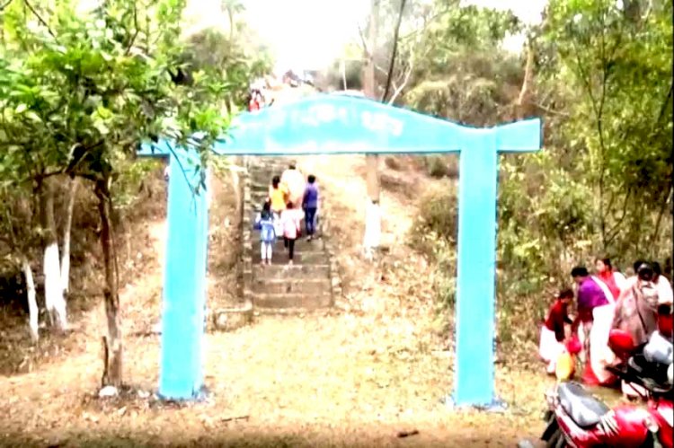 বাদুলিৰ বাবে বিশ্বত আতংকৰ সময়তে অসমৰ কন্দলি পাহাৰত বাদুলী পূজা