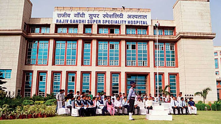 দিল্লীত কৰ'ণাৰ দ্বাৰা আক্ৰান্ত বোকাখাতৰ এহাল দম্পতি : দিল্লীৰ চিকিৎসালয়ত চিকিৎসাধীন তেওঁলোক :