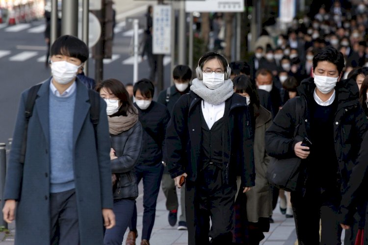 Japan’s Coronavirus Cases Fall Sharply Without Compulsory Measures