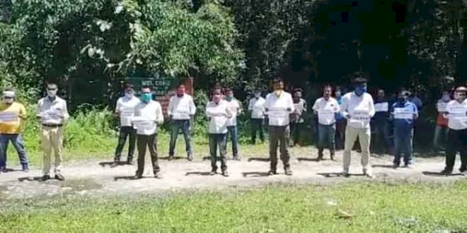 দিহিং পাটকাই বৰ্ষাৰণ্যৰ সুৰক্ষাৰ দাবীত ডিগবৈত সদৌ অসম চুতীয়া ছাত্ৰ সন্হাৰ মানৱ শৃংখল