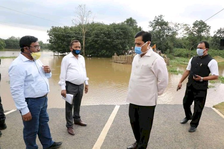 গোৱালপাৰাত মুখ্যমন্ত্ৰী সৰ্ব্বানন্দ সোনোৱাল বন্যাক্ৰান্ত আশ্ৰয় শিবিৰ পৰিদৰ্শন