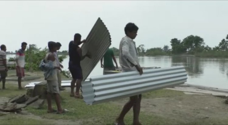 মুখ্যমন্ত্ৰীৰ গৃহৰ নিচেই নদীৰ ভয়ঙ্কৰ গৰাখহনীয়া