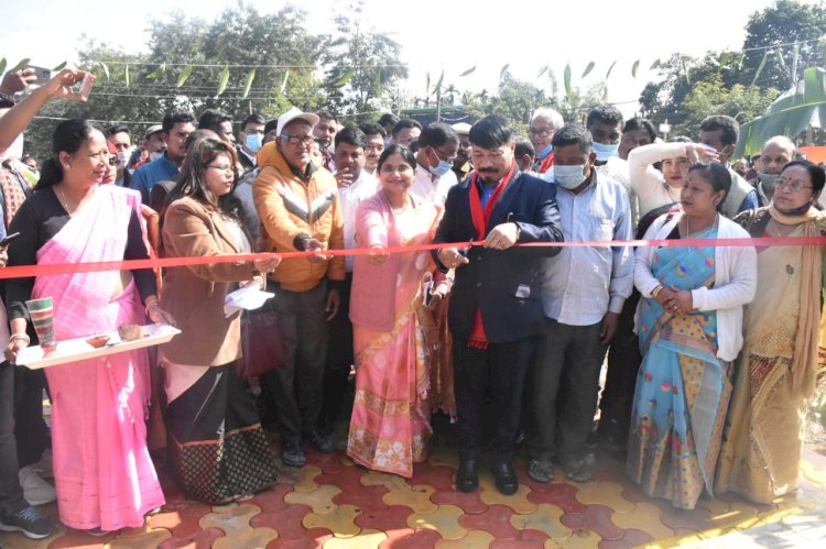 বোকাখাতত শ্বহীদ কমলা মিৰি, শ্বহীদ বিজু বাউৰী, শিল্পী আইদেউ সন্দিকৈ ,বীৰাংগনা সতী সাধনী আৰু সতী ৰাধিকাৰ প্ৰতিমুৰ্ত্তি উন্মোচন  :