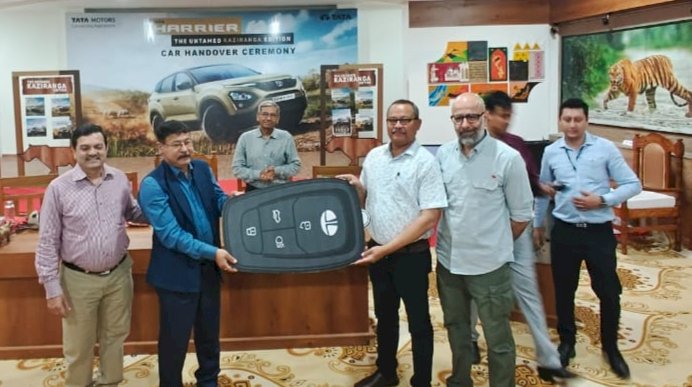 কাজিৰঙা ৰাষ্ট্ৰীয় উদ্যান কর্তৃপক্ষলৈ টাটা মটৰ্চৰ ২০ লাখ টকীয়া গাড়ী  : দেশজুৰি টাটা মটৰ্চৰ কাজিৰঙা এডিচনৰ বিপনন আৰম্ভ  :