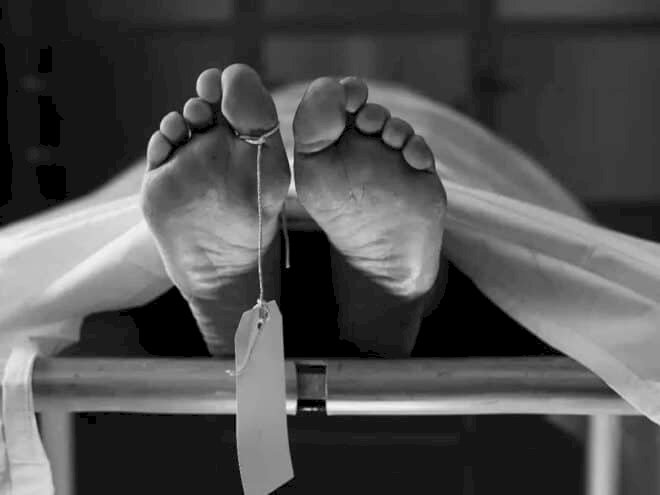 বোকাখাতত হৃদয়বিদাৰক ঘটনা : সন্তানসম্ভৱা পত্নীৰ চিকিৎসাৰ ব্যয় বহন কৰিব নোৱাৰি স্বামীৰ আত্মহত্যা : পত্নীয়ে জন্মদিলে পুত্ৰ সন্তান :