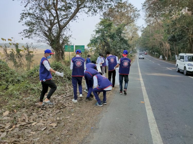 কাজিৰঙাৰ এনিমেল কৰিডৰত বোকাখাতৰ জে ডি এছ জি মহাবিদ্যালয় আৰু খুমটাইৰ জয়া গগৈ মহাবিদ্যালয়ৰ ছাত্ৰী ছাত্ৰীৰ আৱৰ্জনা পৰিস্কাৰ অভিযান  :