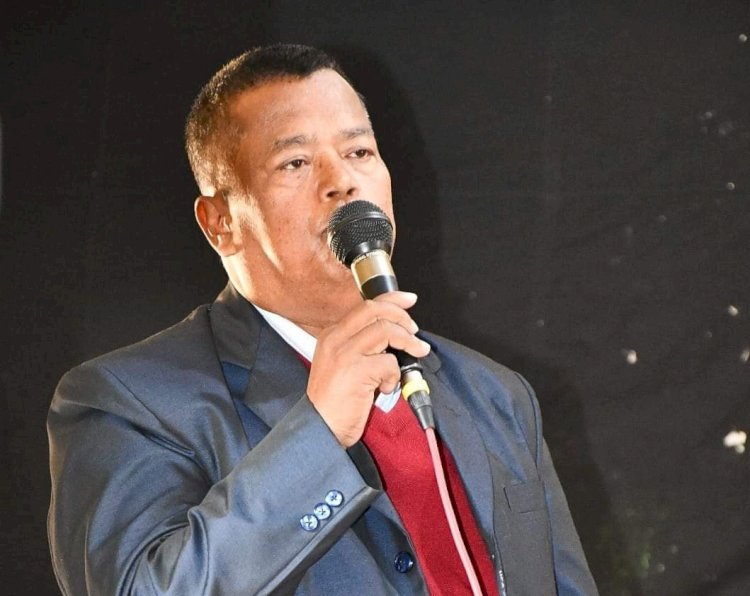 বোকাখাতৰ জেষ্ঠ সাংবাদিক ভৱানন্দ কলিতালৈ 'আসাম প্রেছ ক'ৰেছপণ্ডেণ্টছ ইউনিয়নৰ ছহিদ সাংবাদিক পবিত্ৰ নাৰায়ন সোঁৱৰনি সাংবাদিকতাৰ বঁটা: আপকুৰ গহপুৰ অধিবেশনত প্ৰদান কৰিব এই বঁটা :
