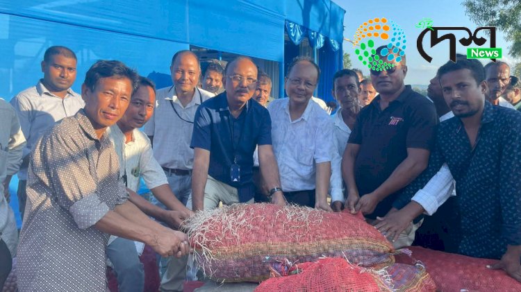 বোকাখাতৰ পানবাৰী কৃষিপামত শীতলীকৰণ ভঁৰালত ৰখা আলু বিতৰণৰ বিশেষ অনুষ্ঠানত কৃষিমন্ত্ৰী অতুল বৰা  :